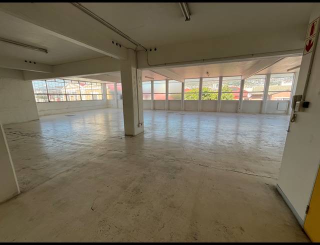 240M² BUSINESS TO LET IN WOODSTOCK